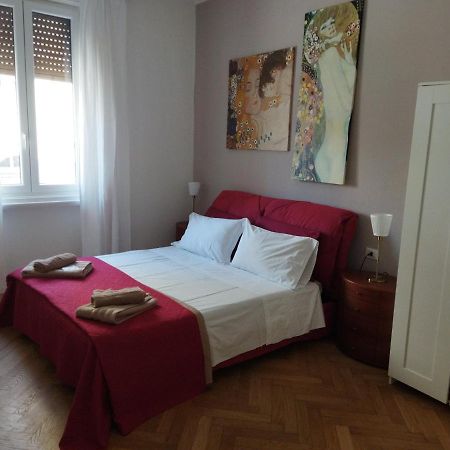 Piazza Goldoni Rooms Triest Exterior foto